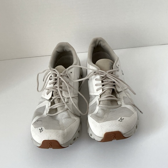 On Running Shoes - Women’s On Cloud Sneakers in White Sand Sz 8.5